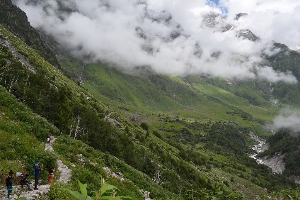 Utttarakhand Trip Trek: Valley of Flowers Hemkund Sahib Trek beautiful-view-of-valley-of-flower-uttarakhand