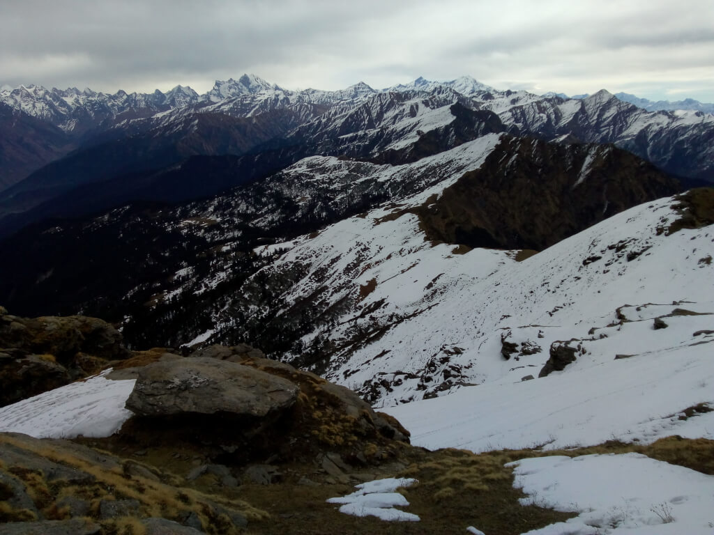 Beautiful view of himalayan range from Kedarkantha summit