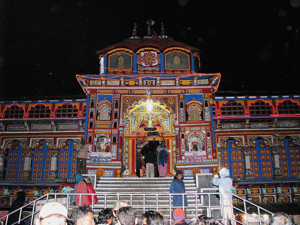 Utttarakhand Trip Trek: Char dham Tour Package (From Haridwar) Badrinath Temple : PC – Shymal nandy