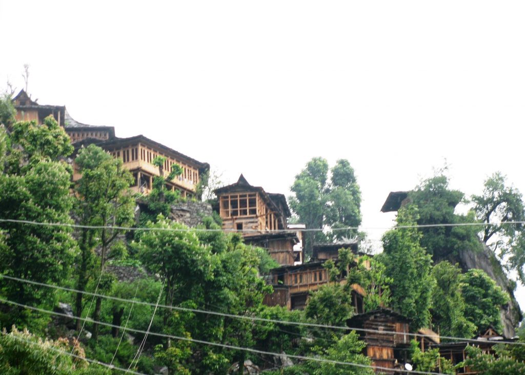 Jhaka Village A Hanging Village en route of rupin pass trek