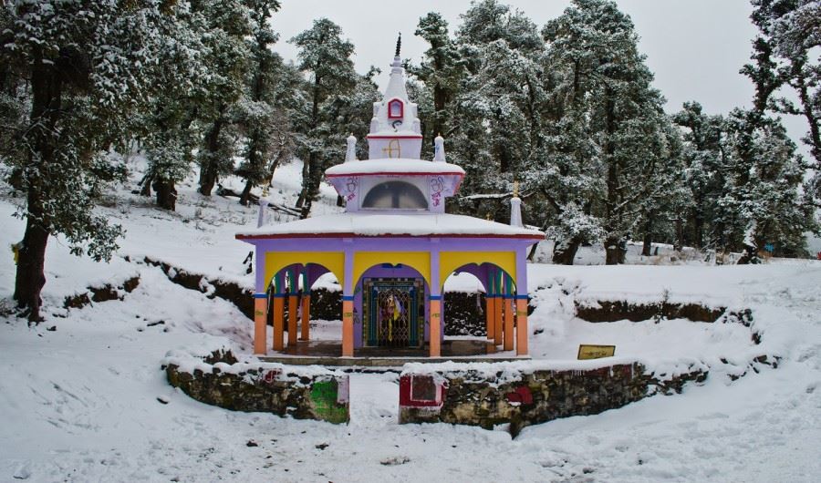Utttarakhand Trip Trek: Nag Tibba Trek nag tibba temple snow capped